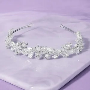 Serre-tête de mariée élégant en argent avec feuilles en strass et perles pour le mariage