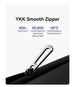 Makroaufnahme eines langlebigen glatten YKK-Reißverschlusses an einem schwarzen Rucksack