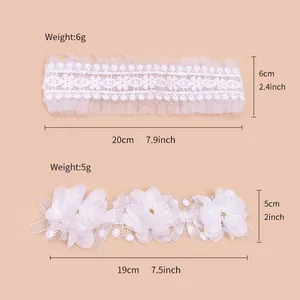 Mesures détaillées de deux bandeaux bébé en dentelle blanche avec fleurs délicates