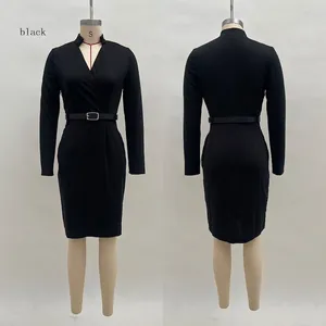 Elegantes französisches schwarzes Langarm-Bodycon-Midikleid mit schmalem Gürtel und V-Ausschnitt