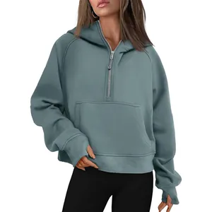 Sweat à capuche oversize à demi-zip avec passe-pouces de couleur bleu poudré