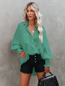 Κομψή πράσινη oversized μακρυμάνικη μπλούζα για casual εμφάνιση στις διακοπές