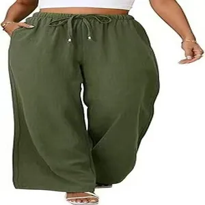 Vue détaillée d'un pantalon large en coton et lin vert olive pour femme avec cordon