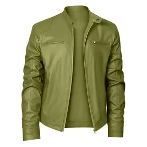Vista frontale della giacca da uomo in pelle PU slim fit verde oliva con cerniera