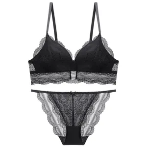 Ensemble de lingerie élégant en dentelle noire style français avec soutien-gorge