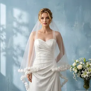 Eleganter Brautschleier mit 3D-Blumenspitze und Kamm als Hochzeitsaccessoire