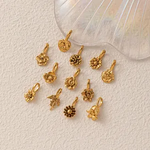 Collier Pendentif Fleur du Mois de Naissance en Acier Inoxydable Plaqué Or 18K pour Femmes Collier de Charme Floral DIY
