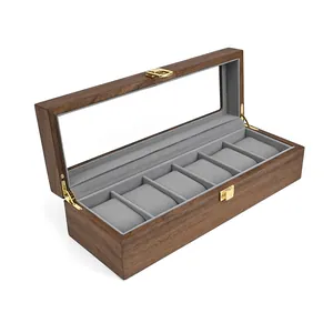 Detailweergave van 6-slot vintage houten horlogedoos met fluwelen voering en glas