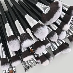 Professionele 40-delige make-up borstelset in zwart en zilver voor gezicht en oog make-up