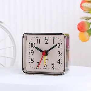 Minimalistische vierkante mini-wekker met kwartsuurwerk voor nachtkastje