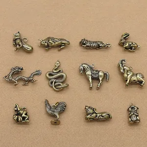 Vintage Messing 3D Tierkreiszeichen Schlüsselanhänger Schlange Affe Drache Ratte Figur Auto Anhänger Chinesischer Stil Metall Geschenk