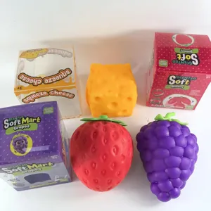 Grote fruit squishy speelgoedset met langzaam herstellende TPR aardbei en druiven