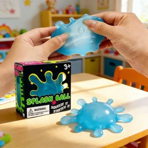 Primo piano di un giocattolo antistress blu elastico mentre viene teso per mostrare la trama.
