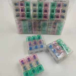Vue détaillée des jouets fidget switch mécanique à 9 touches avec capuchons colorés