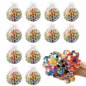 Lot de 12 balles antistress en maille arc-en-ciel avec perles d'eau colorées