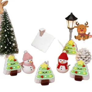 Handgefertigte Weihnachts-Silikon-Quetschspielzeuge mit süßen Bäumen und Schneemännern