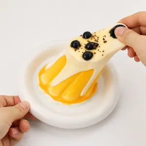 Detail van een zacht siliconen parelpudding squishy speelgoed met rekbare textuur