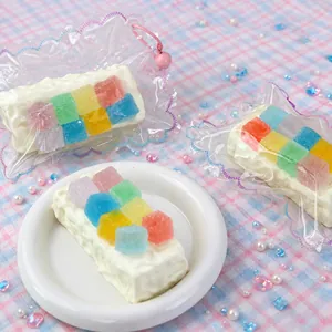Jouet Squishy en Silicone de Qualité Alimentaire Forme de Gâteau Carré Coloré Soulagement du Stress Simulation de Dessert