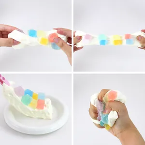Jouet anti-stress en silicone extensible avec des cubes colorés pour la détente