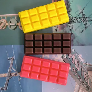 Tres juguetes squishy de chocolate con rebote lento para aliviar el estrés y jugar