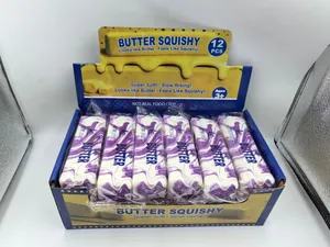 Doce piezas de juguetes antiestrés butter squishy veteados morados en caja de exhibición