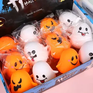 Sammlung von orangefarbenen und weißen Halloween-Geistern-Antistress-Spielzeugen