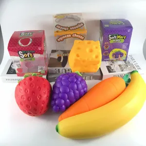 Set van geurende fruit en groente TPR squishy stressverlichting speelgoed.