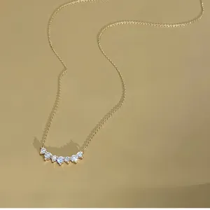 Elegante collar de sonrisa en plata S925 bañada en oro de 18K con circonitas brillantes