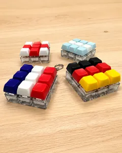Gruppe von 9-Tasten-Mechanik-Schalter-Fidget-Spielzeugen mit bunten Tastenkappen
