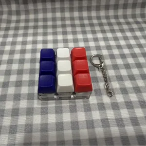 Mechanischer Tastatur-Schaltertester Schlüsselanhänger mit 9 blau-weiß-roten Tasten für Stress