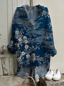 Chemisier à manches longues pour femme en lin bleu fleuri suspendu sur porte vintage