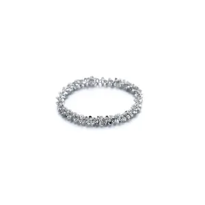 Elegante anello in argento cielo stellato con un design a catena galassia testurizzato