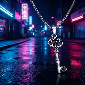 Collier pendentif clé couronne gothique en acier inoxydable pour accessoires style punk