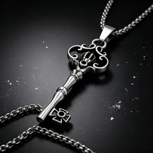 Pendentif clé couronne gothique en acier inoxydable vintage pour hommes et femmes