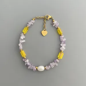 Collier plaqué or 18 carats fait main avec éclats d'améthyste violette et perle d'eau douce