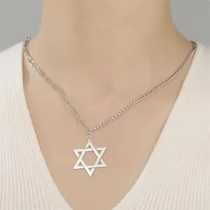 Roestvrijstalen Davidsster ketting met een asymmetrisch paperclip ketting ontwerp