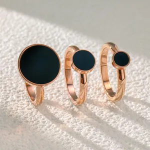 Anello Rotondo Nero Placcato in Oro Rosa in Acciaio Inossidabile Minimalista per Donna Regalo di Gioielli di Moda Geometrici Semplici