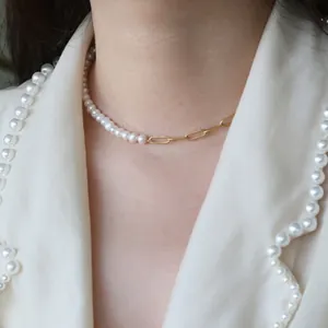 Collier élégant en perles d'eau douce et chaîne à maillons plaqués or 18 carats