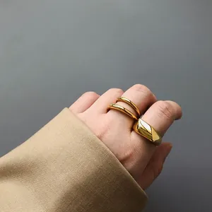 Ensemble de bagues géométriques minimalistes en acier inoxydable doré pour femme chic