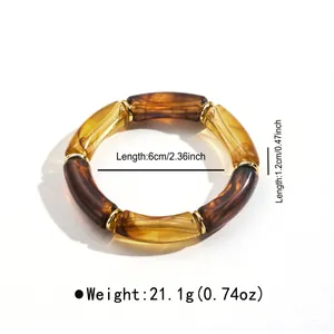 Detail view of amber resin bracelet with precise dimensions and weight measurements