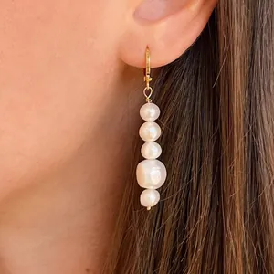 Élégantes boucles d'oreilles en perles baroques naturelles en acier titane doré 18k