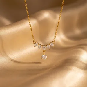 Elegante collana a forma di ventaglio dorato con pietre scintillanti a goccia e taglio tondo