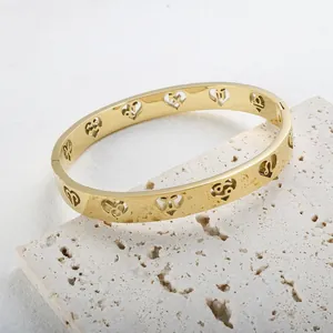 Βραχιόλι από ανοξείδωτο ατσάλι 18K 8mm με κούφια σύμβολα ζωδίων σε σχήμα καρδιάς