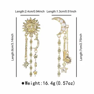 Dettaglio di orecchini asimmetrici vintage sole e luna con indicazione di misure e peso