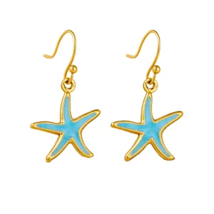 Pendientes de estrella de mar dorada con incrustación de esmalte azul brillante