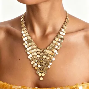 Collana girocollo con paillettes dorate geometriche, design multistrato con nappe vintage