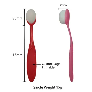 Makroansicht des ovalen Foundation-Pinsels mit flexiblem Griff und 15 g Gewicht.