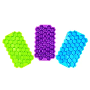 Set di tre colorati vassoi per cubetti di ghiaccio in silicone a nido d'ape a 37 celle