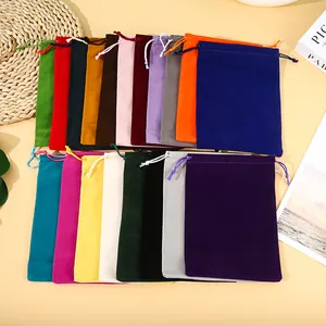 Ensemble premium de pochettes colorées en velours avec cordon pour bijoux et cadeaux