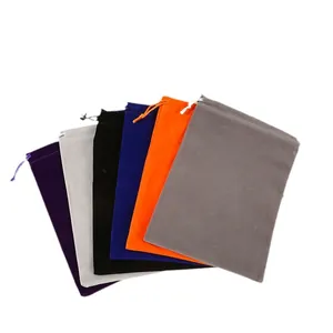 Lot de six pochettes en velours multicolores avec cordon pour bijoux et petits cadeaux